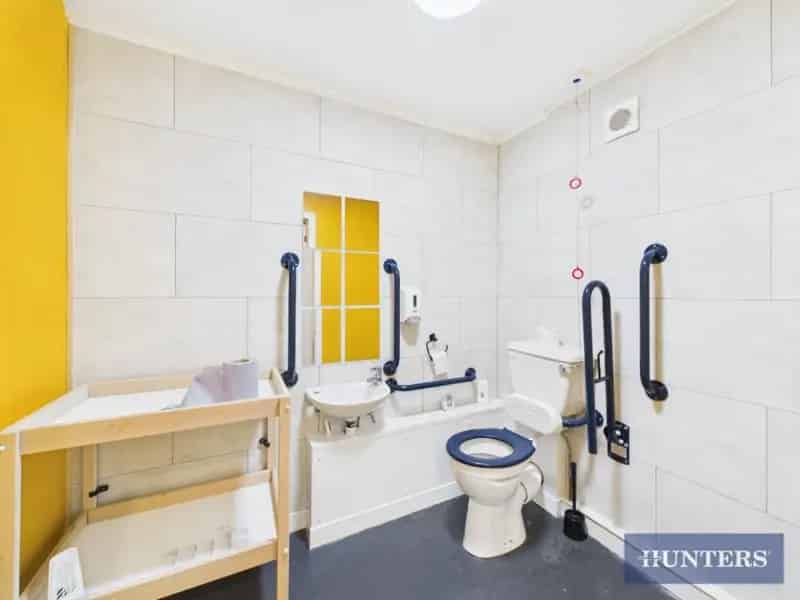 5 Bed Flat for Sale - Filey -  Gelato Cafe & Holiday Apartments
