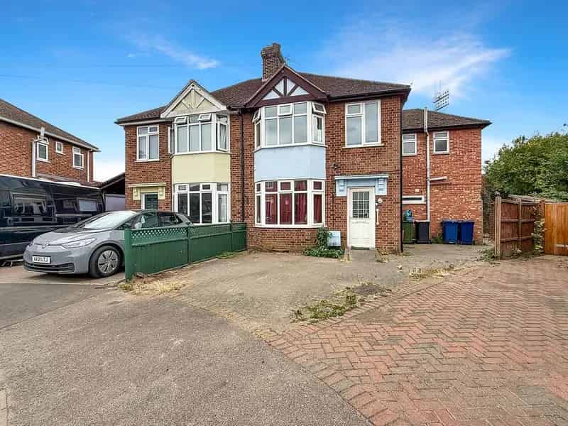 4 Bedroom Semi-Detached House For Sale - Renovation Project