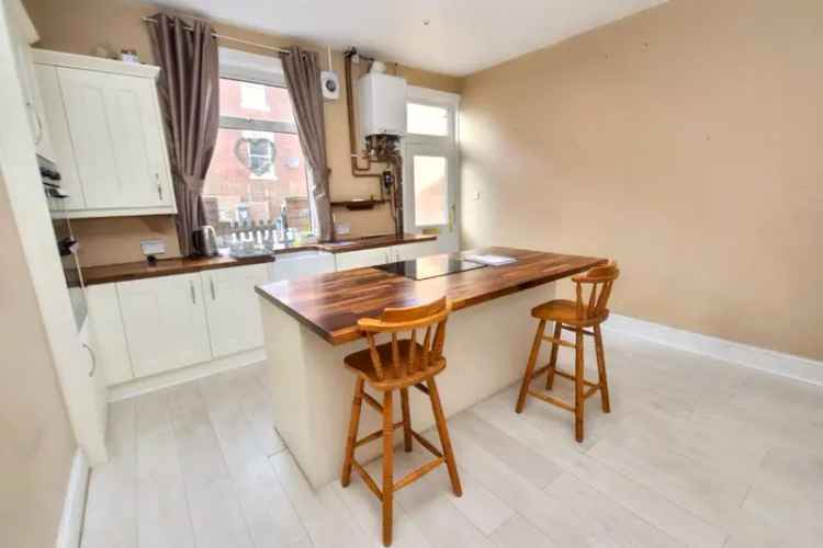 House For Sale in Leeds, England