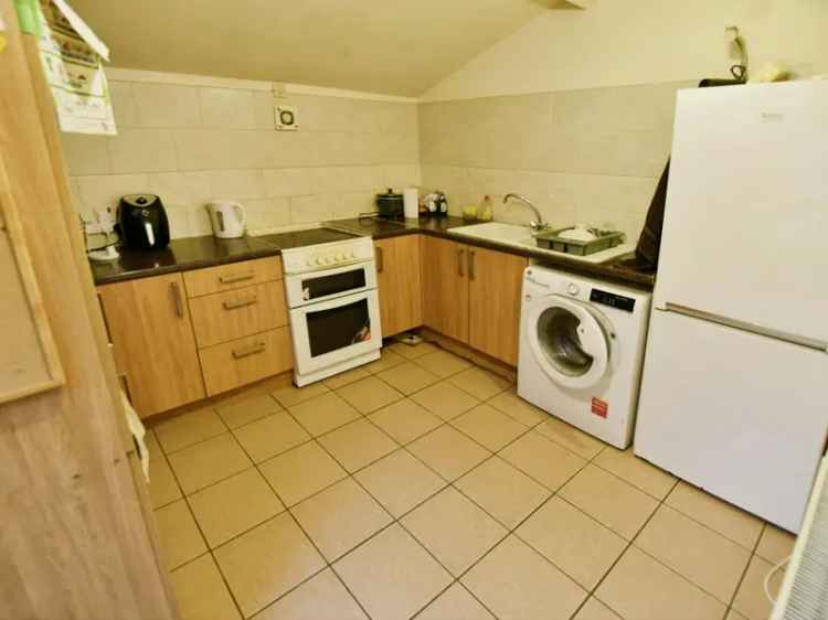 House For Rent in Maesyffynnon Road, Bwlchgwyn, Wales