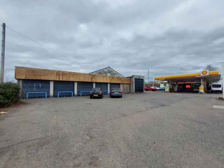 Workshop Showroom Unit with Ample Parking and Yard
