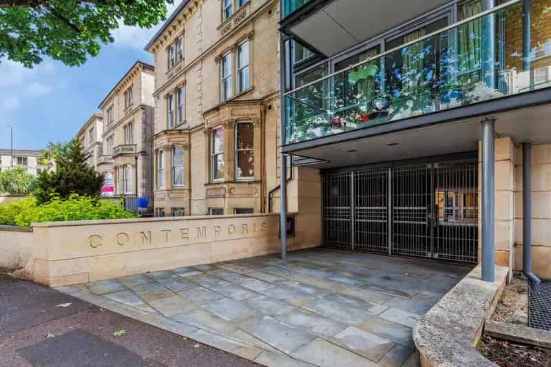 3 Bedroom Clifton Village Penthouse Apartment For Sale