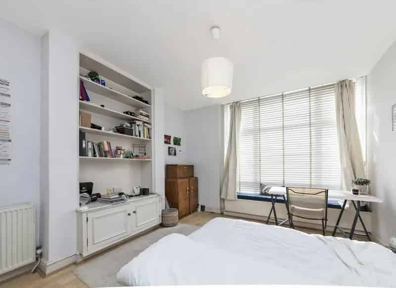 Spacious Ground Floor Studio Flat for Students and Professionals