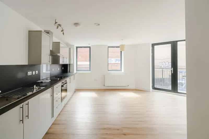 2 Bedroom Flat for Sale Near City Center