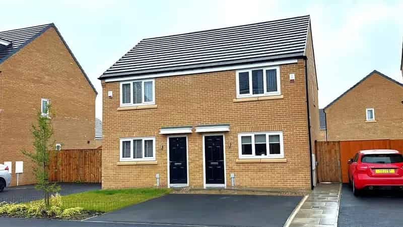 2 Bedroom Semi-Detached House For Sale Near Schools
