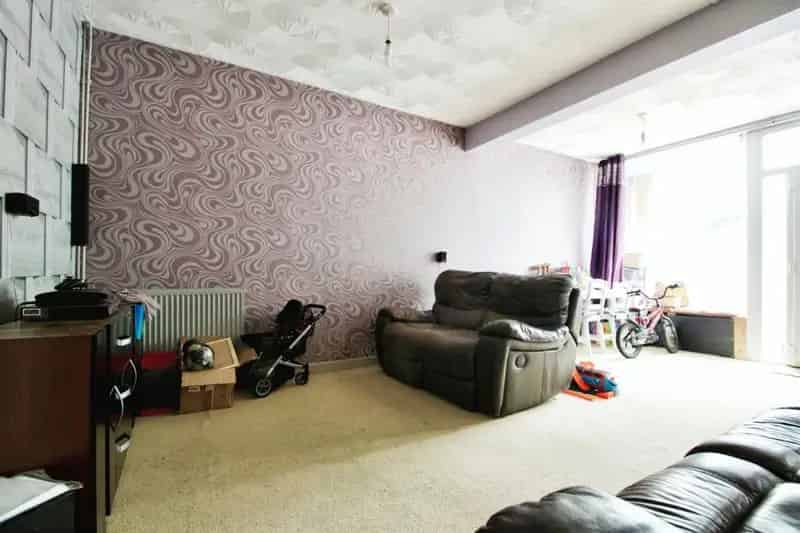 4 Bedroom Mid Terrace House For Sale
