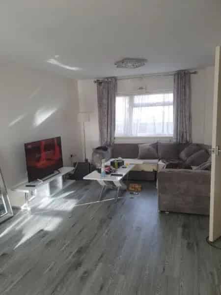 Large 2 Bedroom Detached House with Converted Garage