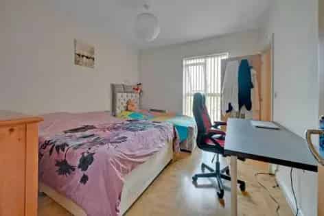 2 Bedroom Apartment 72 m² London - Modern & Convenient
