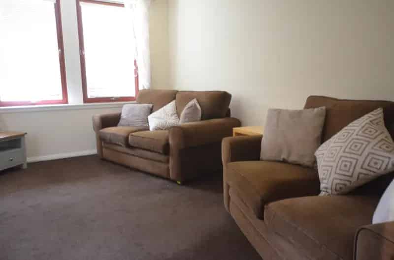 2 Bed Flat Headland Court Part Furnished Parking Available Early July