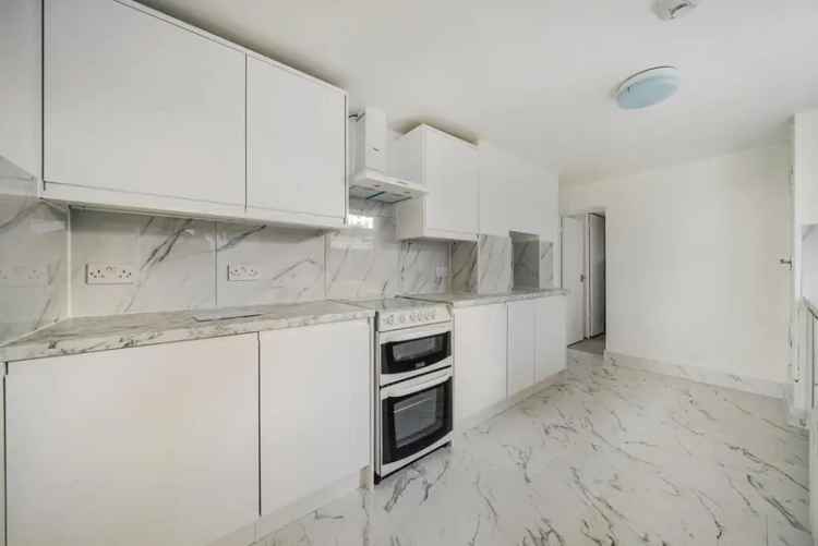 3 Bedroom House Near Mainline Stations