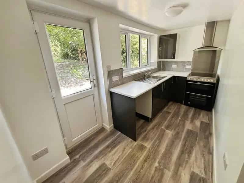 2 bedroom House
 To Let 
Total Size: 776 SQ FT