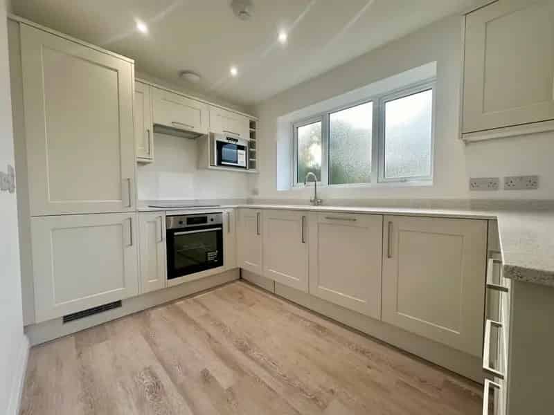 Seven Stunning 2-Bed Apartments in Weymouth Near Beaches