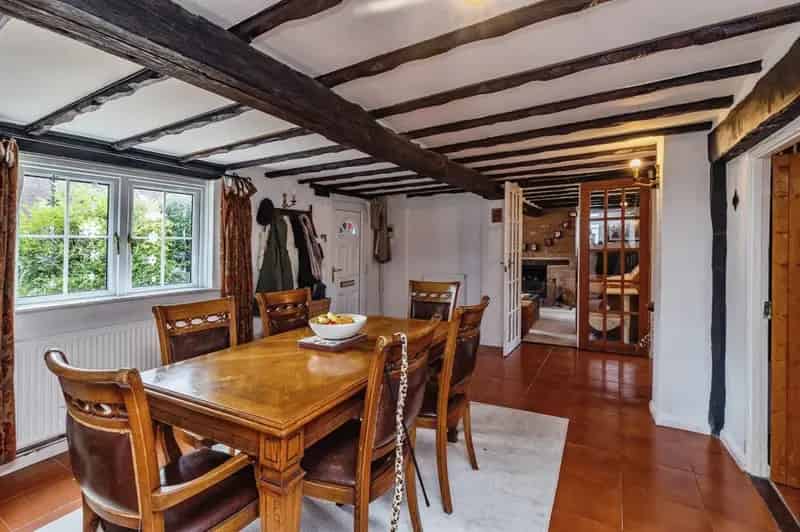 Spacious 4-Bedroom Detached Cottage with En-Suite and Off-Road Parking