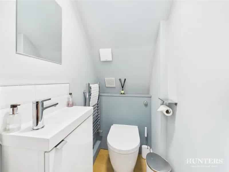 4 Bed Detached House For Sale