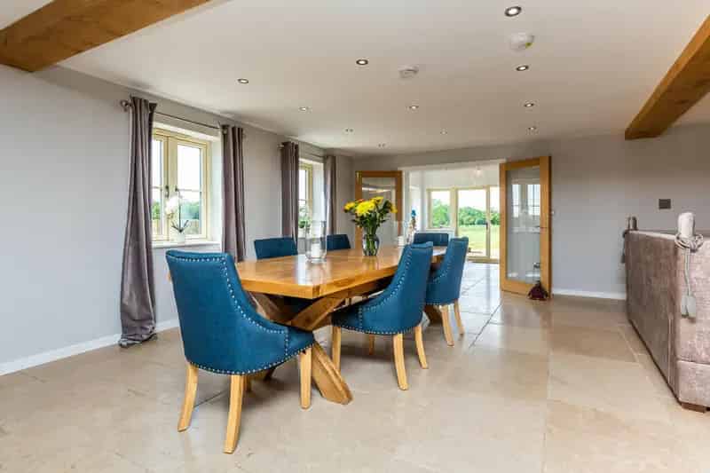 Luxury 5-Bedroom Home 5500 sq ft 364 Acres