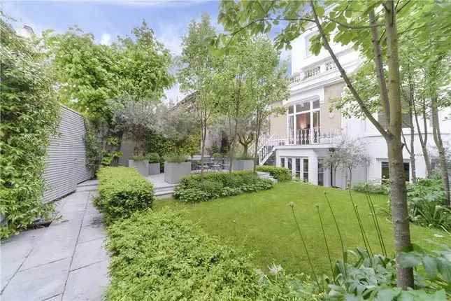 Chelsea Maisonette for Sale: 4 Beds, 2898 sq ft, West-Facing Garden