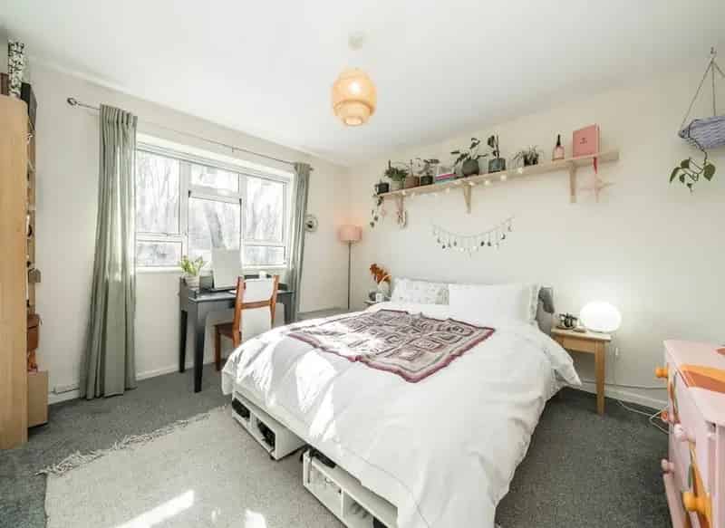 Two Bedroom Flat Forest Hill Chain Free Private Balcony