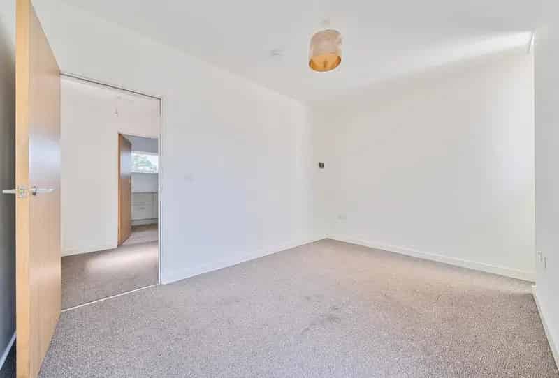 3 Bedroom End Terrace House for Sale