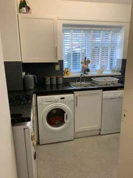 Flat For Rent in Borough of Spelthorne, England