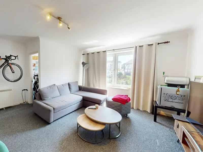 Two-Bedroom Flat Hove Holland Road Leasehold