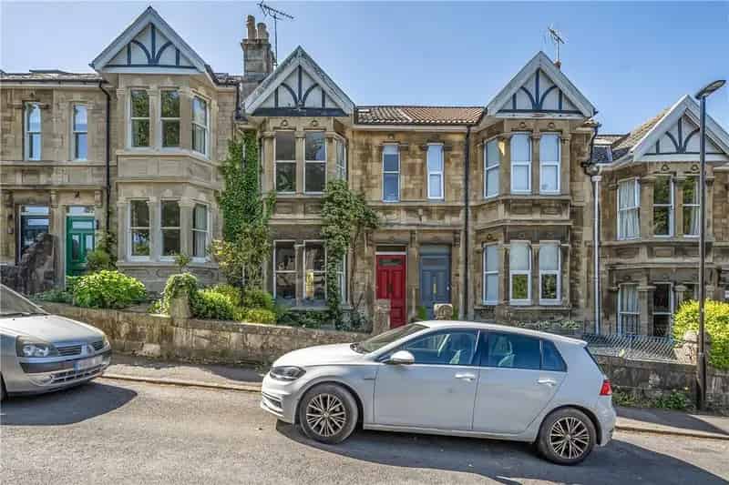 4 Bedroom Terraced House for Sale in Bath