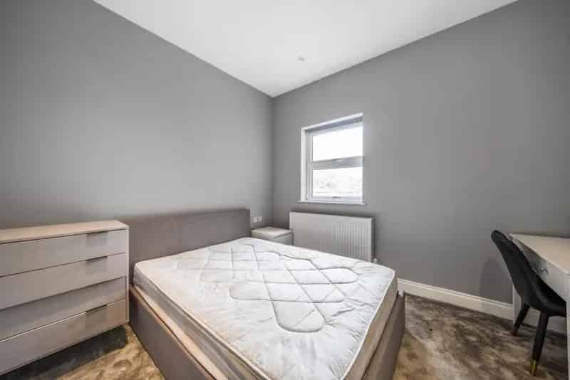 2-Bed Apartment West Dulwich - Stunning New Build - Off Street Parking