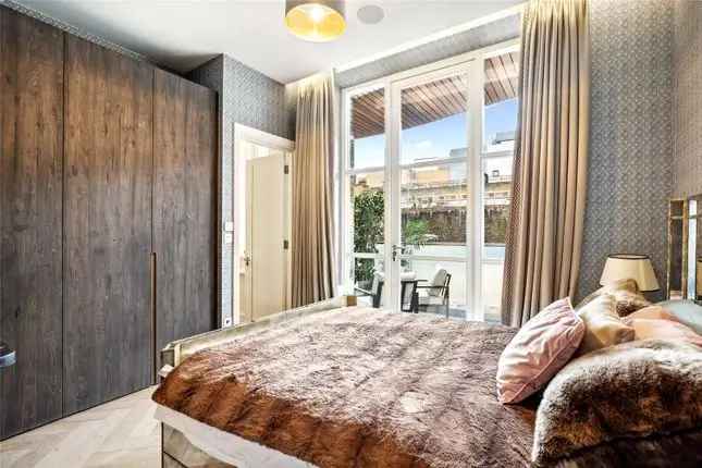 Flat for sale in Southampton Street, Covent Garden WC2E