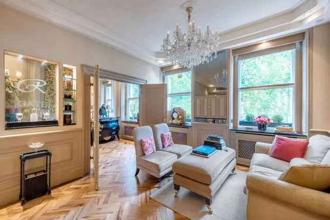 Flat for sale in Rutland Gate, Knightsbridge, London SW7