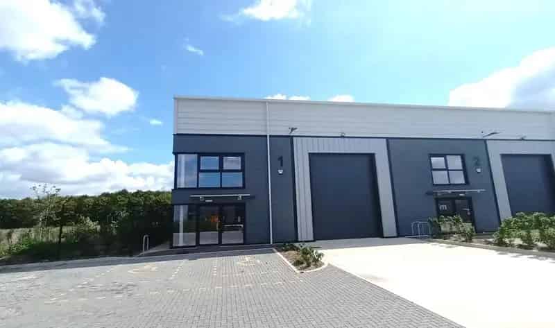 Industrial Warehouse Unit near A1M with Double Mezzanine