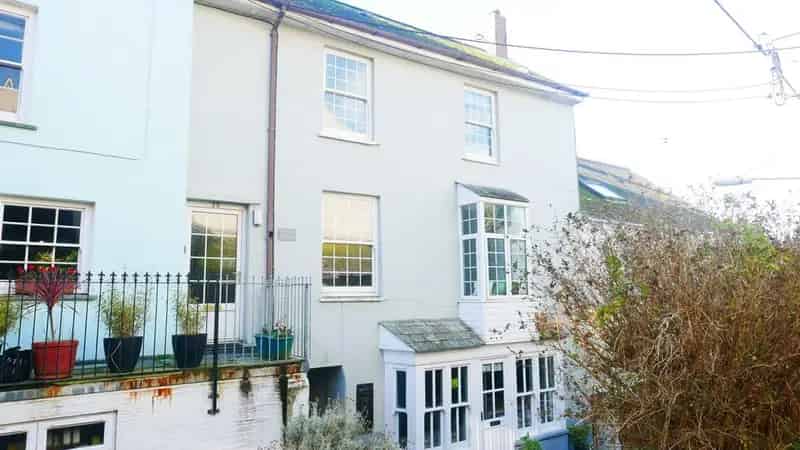 2 Bedroom Terraced House to Rent Polruan
