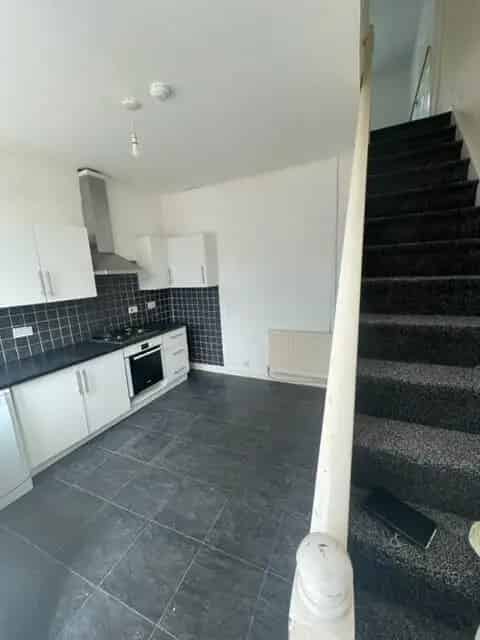 2 Bedroom Terraced House Near Schools