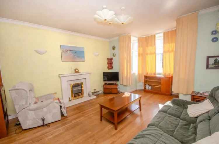 3 Bedroom Semi-Detached House For Sale Downend