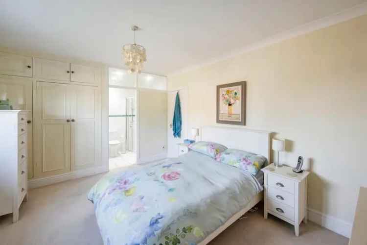 Picture Perfect Three Bedroom Detached Bungalow