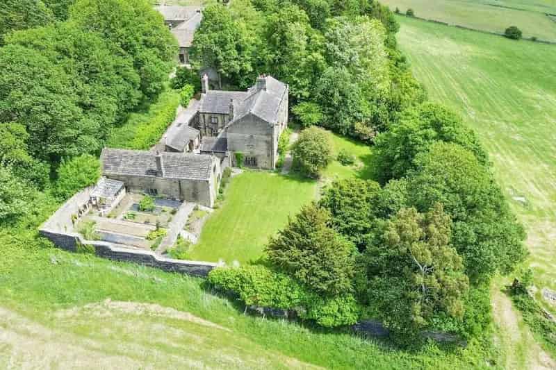 7 Bedroom Grade II Listed Manor House For Sale