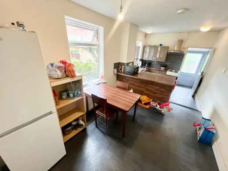 Fully Furnished Double Room All Bills Included NN1