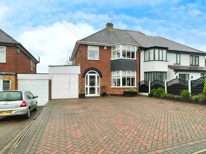 3 Bedroom Semi-Detached House for Sale