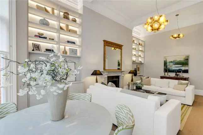 Flat for sale in Pont Street, London SW1X