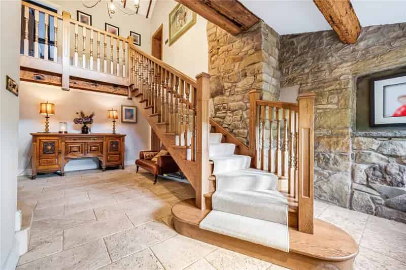 5 Bedroom Detached House with Annexe and Stables in Ribble Valley