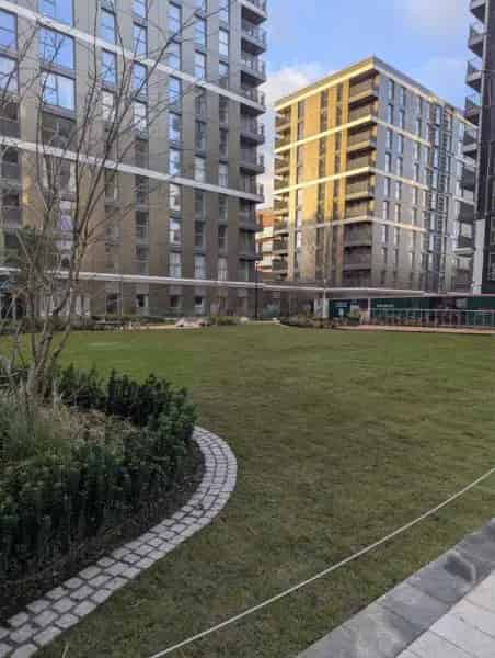 2-Bedroom New Build Flat near Heathrow Airport