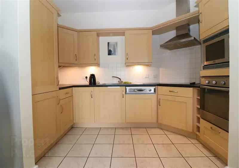 Stylish 1 Bed Apartment Lisburn Square City Centre