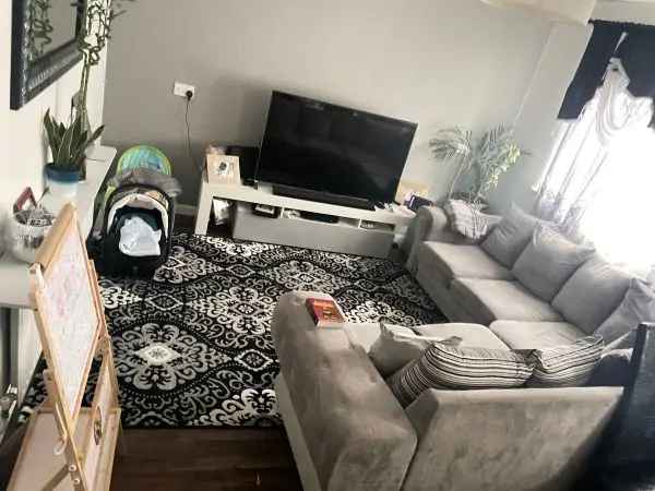 Flat For Rent in Trafford, England