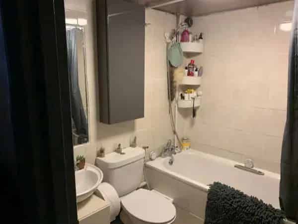 1 Bedroom Flat King Size Bed Semi Open Plan Lounge Kitchen