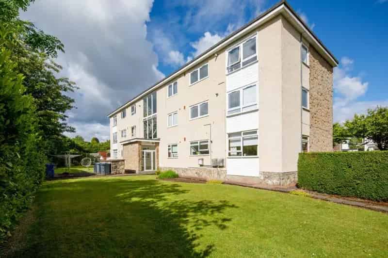 2 Bedroom Apartment for Sale in Newton Mearns