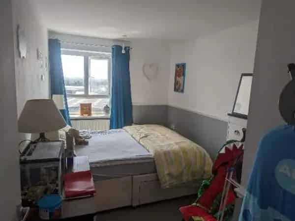 Large 2 Bed Flat Near Gosport Town Centre