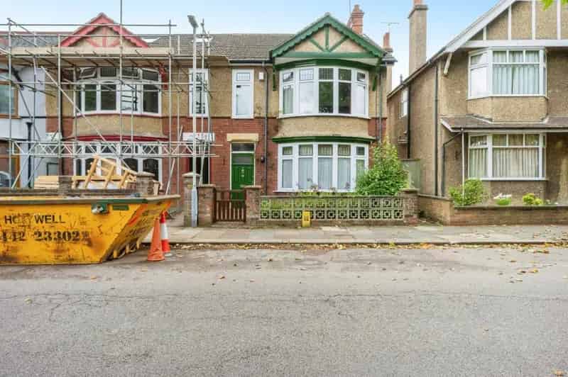 Four Bedroom Victorian Family Home Near Luton Town Centre
