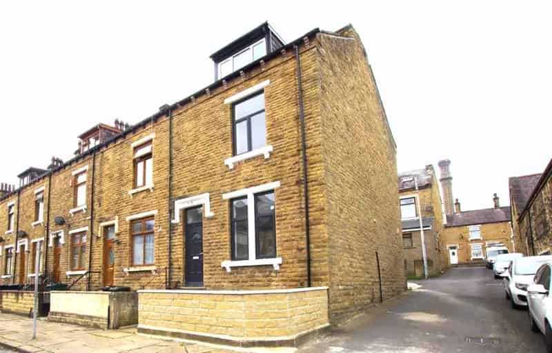 4 Bedroom End Terrace House to Rent Near Lister Park