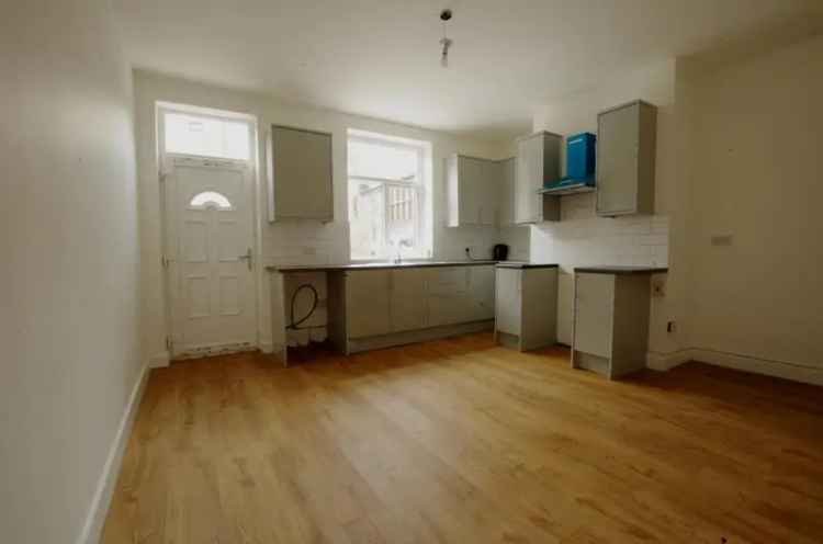 4 Bedroom Terraced House to Rent