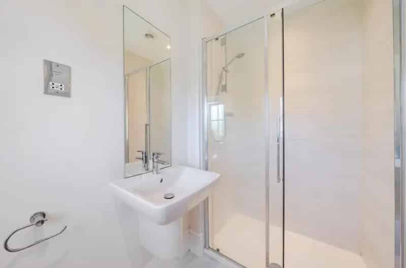 4 Bed Detached House for Sale in Horsforth Vale