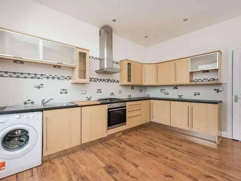 2 Bed Maisonette Flat for Sale