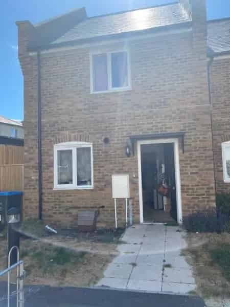 2 Bed End Terrace House Near Ramsgate Harbour